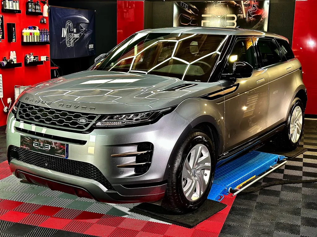 DETAILING traitement Cerzmqiue protection carrosserie automobile ouest lyonnais range Rover évoque 