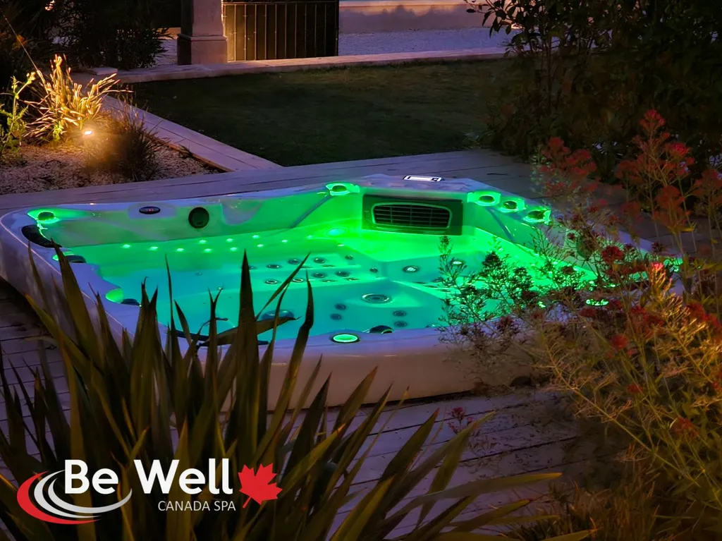 Jacuzzi  encastré dans terrasse en bois plan de campagne