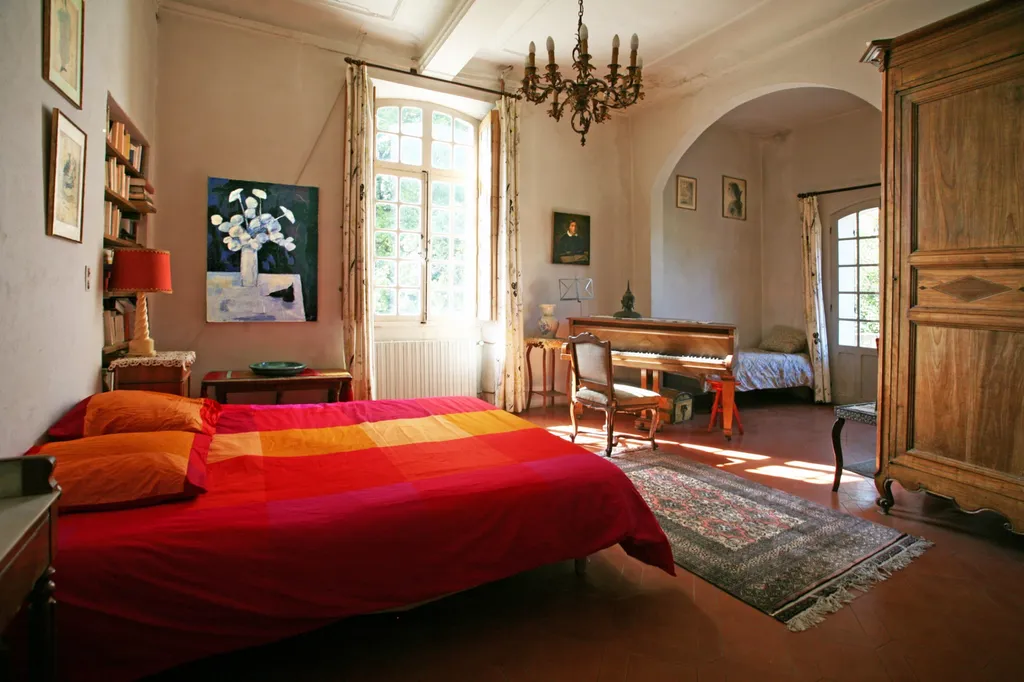 En vente, en Comtat Venaissin, demeure bourgeoise avec dépendances et piscine  