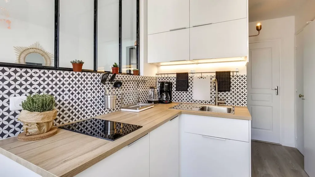 Refaire sa cuisine : un nouvel agencement pour une petite cuisine à Lyon centre Presque-île