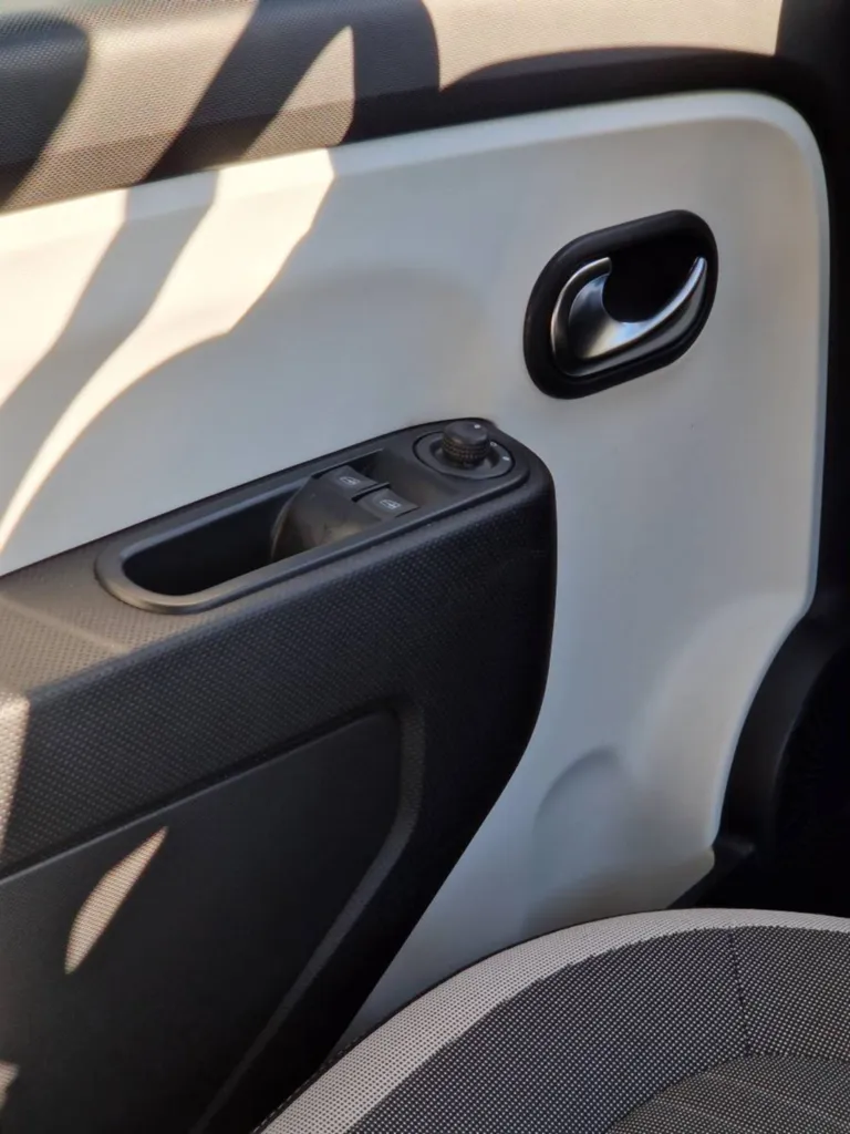 RENAULY TWINGO III TCE 90 INTENS OCCASION  FAIBLE KILOMETRAGE PROCHE DE TOULOUSE EN OCCITANIE