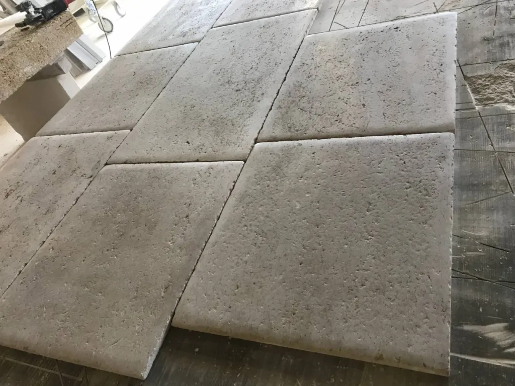 Quelle pierre au 36 rue de Bourgogne choisir pour un carrelage pierre extérieur et intérieur ?