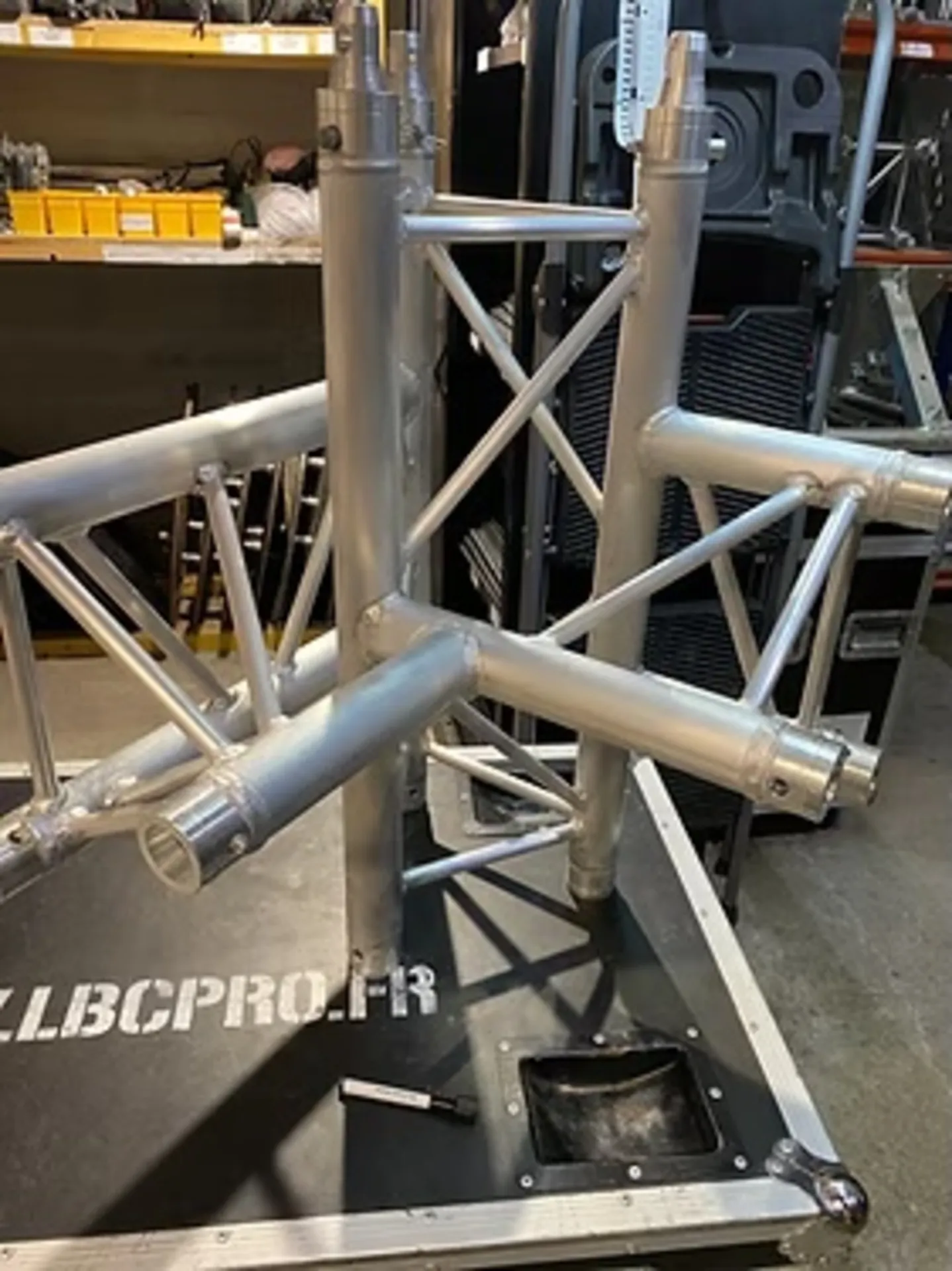 STRUCTURE TRIO 4 DEPARTS 290