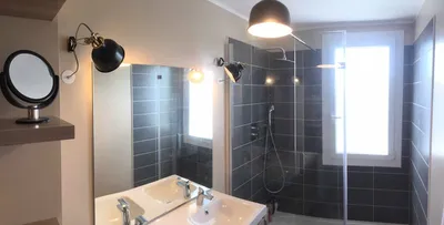 architecte d'interieur renovation salle de bain dans une maison sur La Fare-les-Oliviers