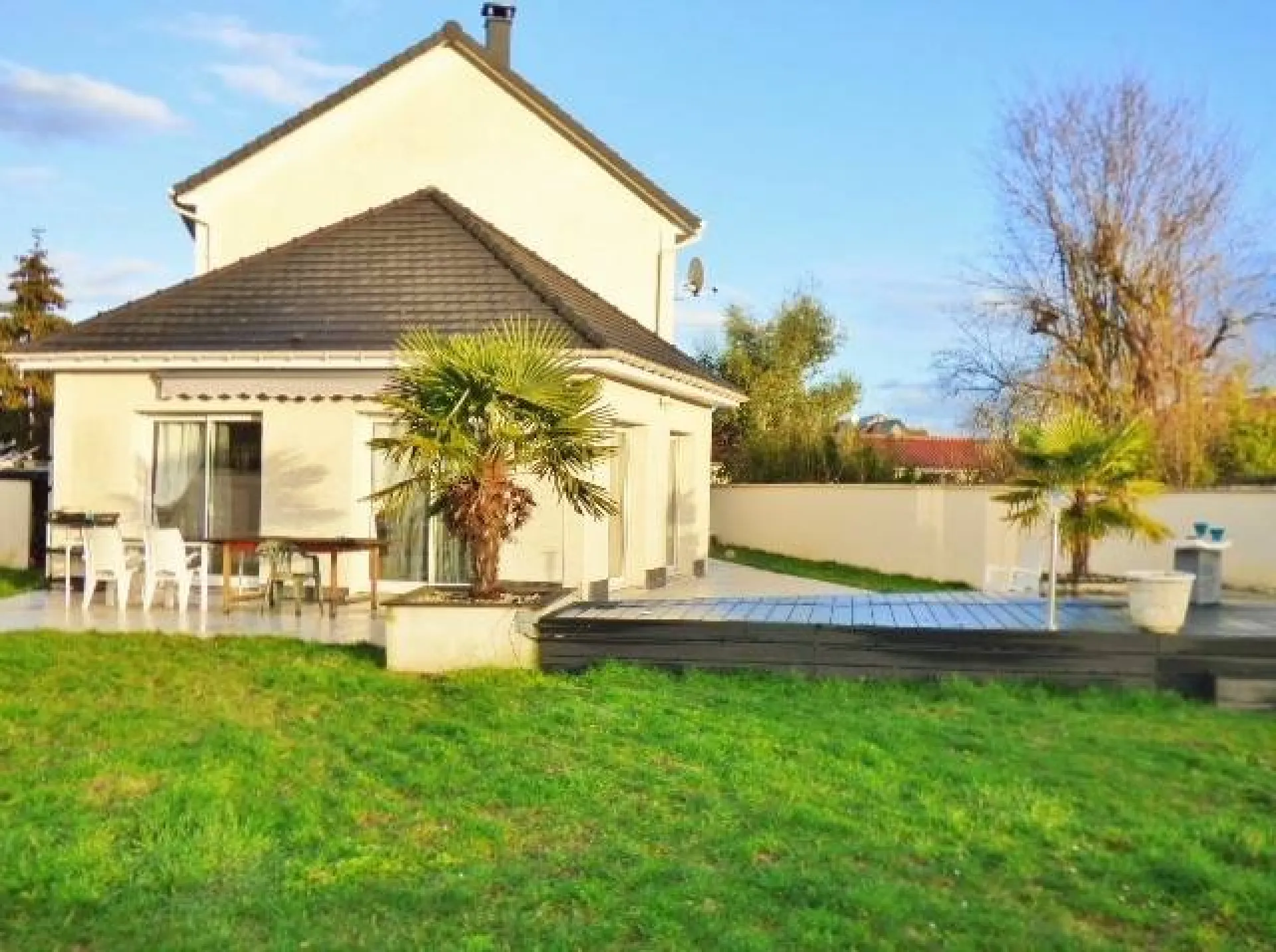 Où trouver à acheter pavillon atypique avec terrain proche des écoles sur st pierre lès elbeuf 76320