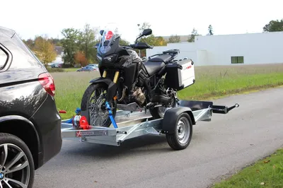 Pose attelage voiture pour porte moto à Lyon