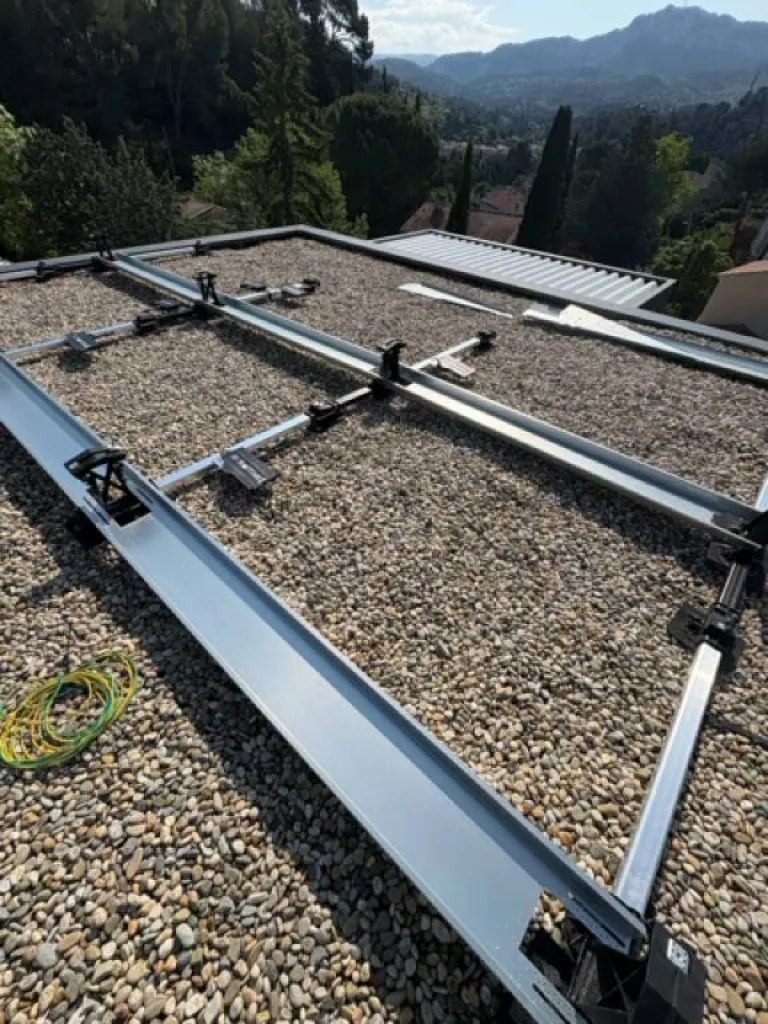 Installation de panneaux solaires photovoltaïques Dualsun 500W à partir de 8 990€