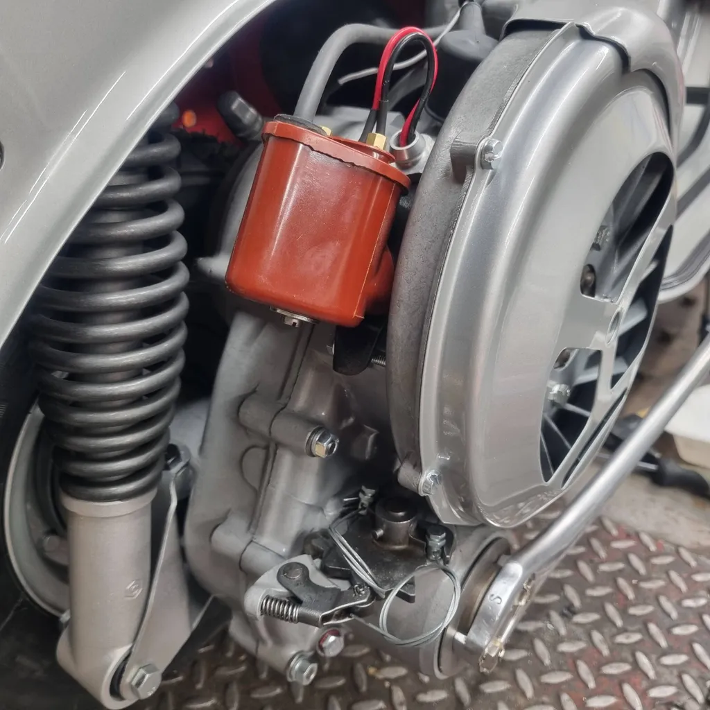 RESTAURATION VESPA GL 150 ITALIEN DE 1958 LA VALETTE DU VAR