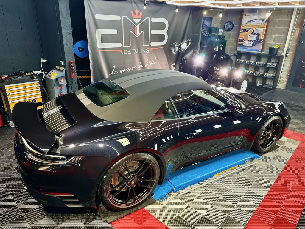 protection carrosserie polissage traitement céramique DETAILING Vaugneray socialiste Porsche 992 GTS Cabriolet
