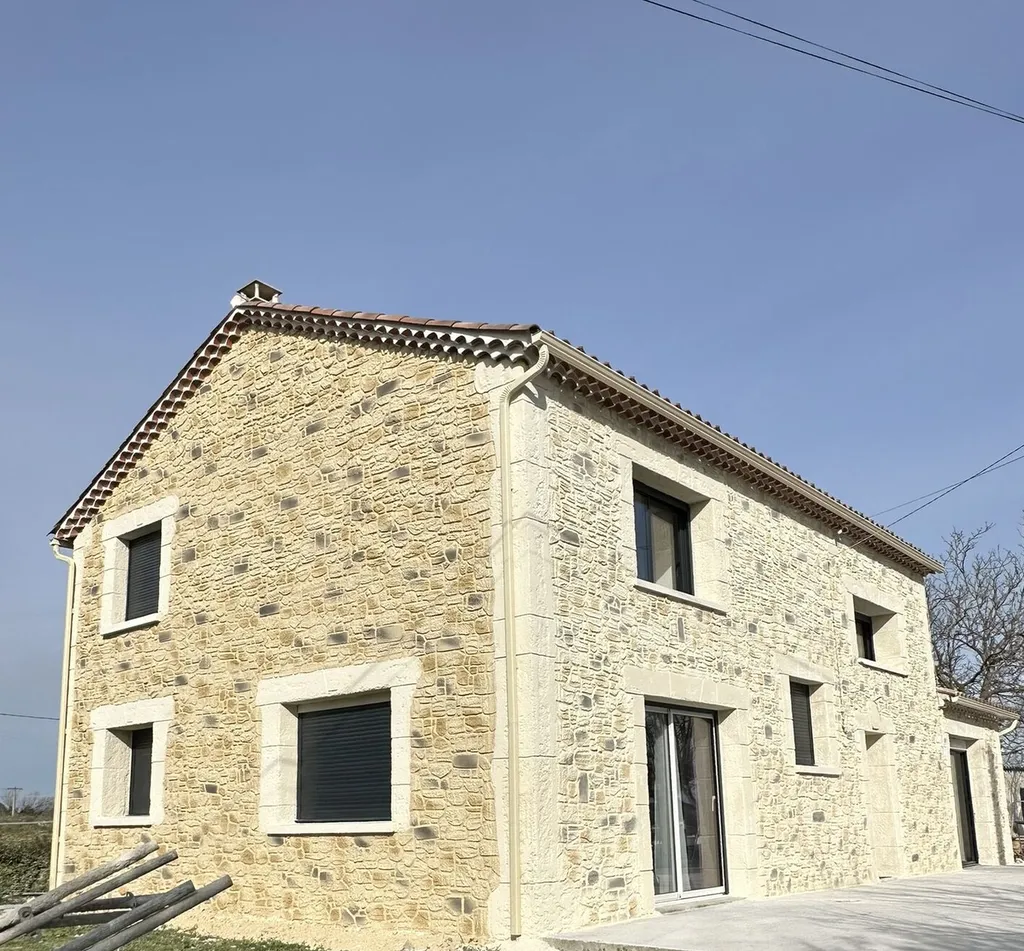 Contactez STONEO pour vos travaux de façade en PACA dans les départements 13, 04 et 83