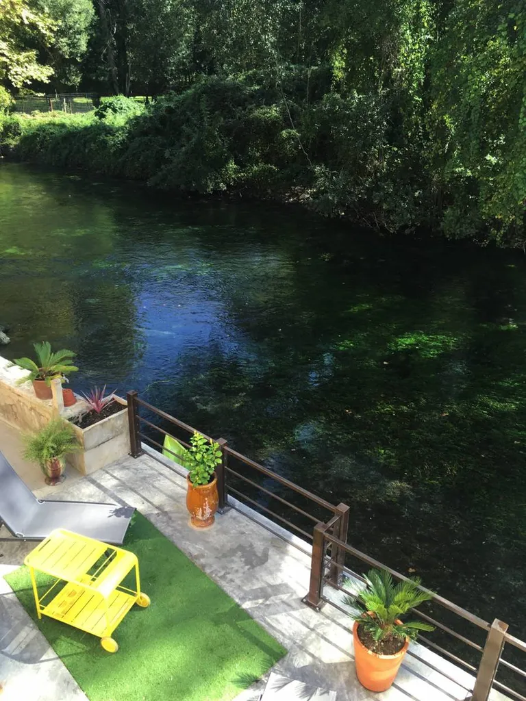 Aménagement de terrasses en béton à L'Isle sur la Sorgue