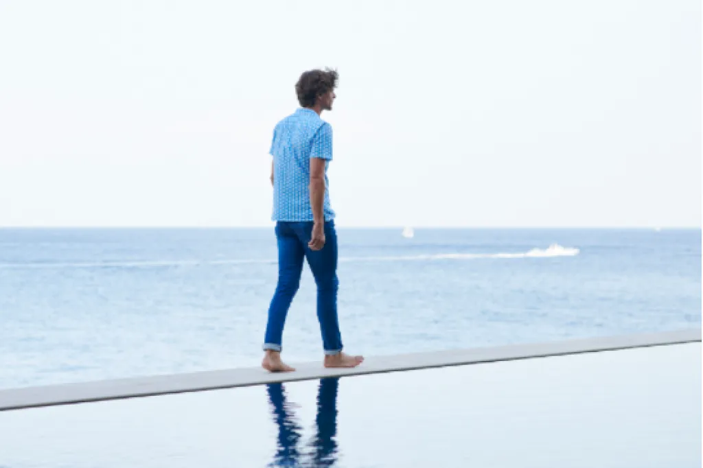 Les Garçons Faciles vous invite à plonger dans le Grand Bain avec leur collection printemps-été 2021.