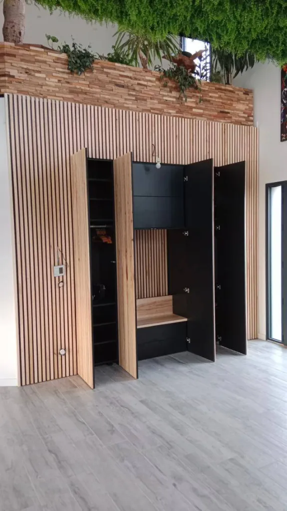 Placard encastré avec façade en claire-voie sur mesure à Marcheprime