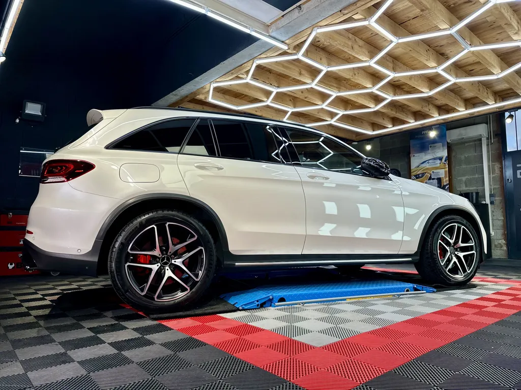 Traitement céramique auto lyon protection carrosserie Mercedes GLC 63 AMG