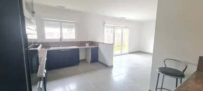 Cherche maison construction récente proche école à Pompignac