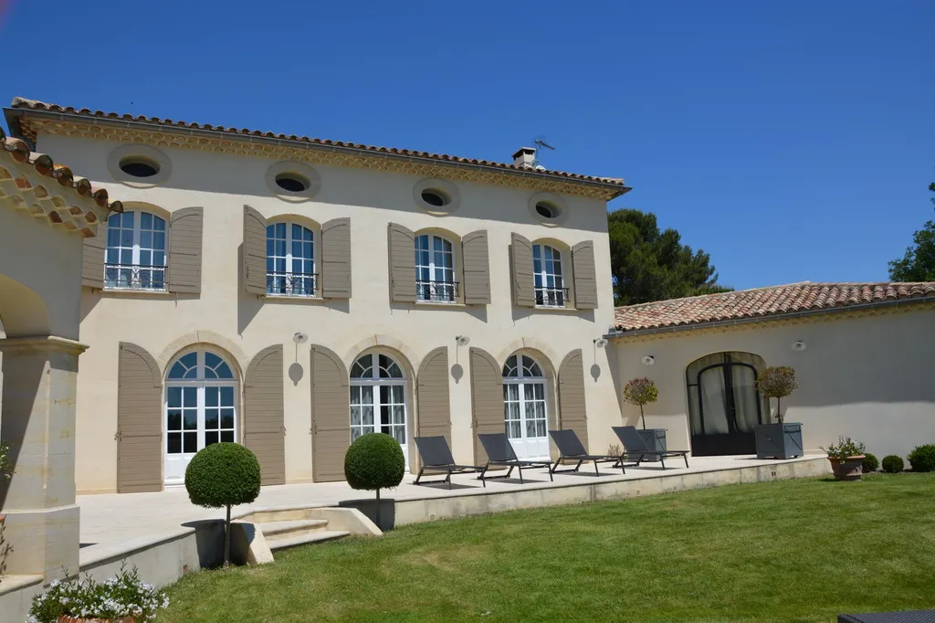 Carpentras : propriété de ville à 2 pas des commerces   