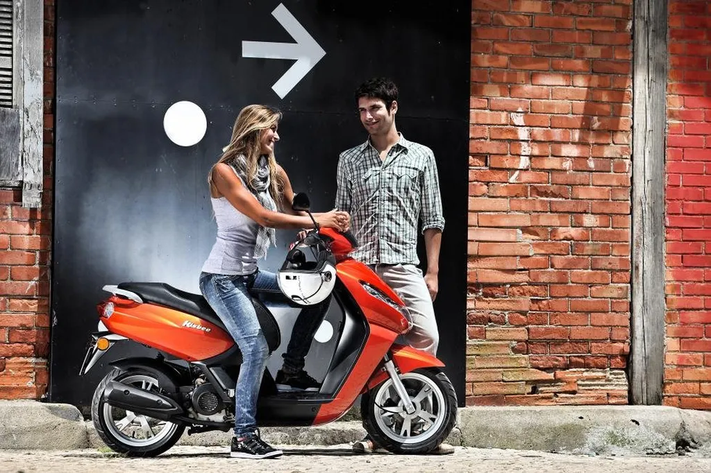 Scooter Peugeot Kisbee