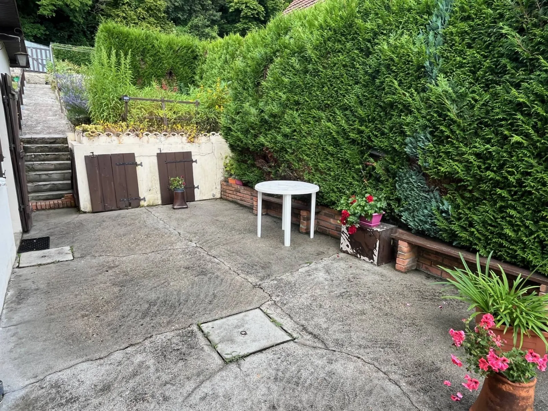 Maison jumelée d'un côté, à vendre, située au Trait - Idéal 1ère acquisition