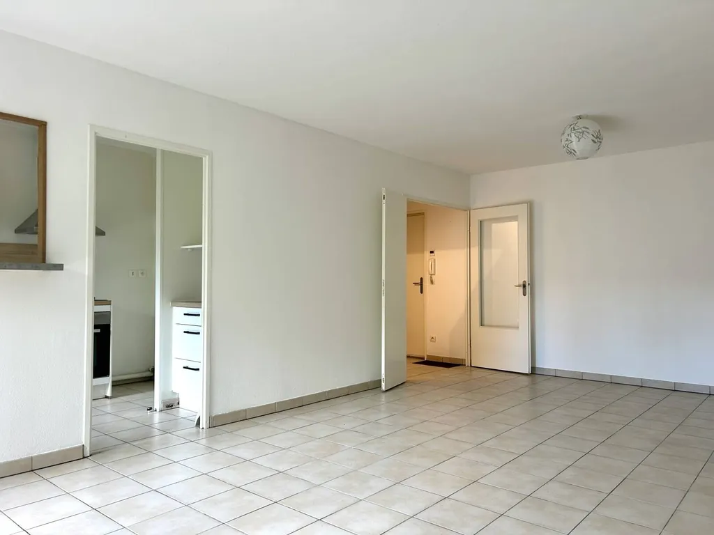 Acheter un Appartement 85m2 de type 4/T4 Merignac quartier Arlac proche CHU Pellegrin 3 chambres Rez de Jardin Balcon et terrasse sur tout l'appartement 2 parking 1 cellier