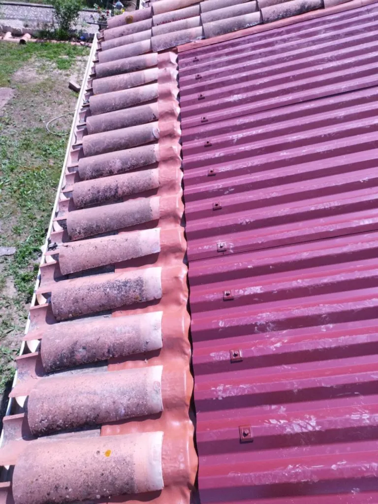 Dépose de bac plastique GSE et repose de bac acier avec étanchéité en toiture pour la repose des panneaux solaires