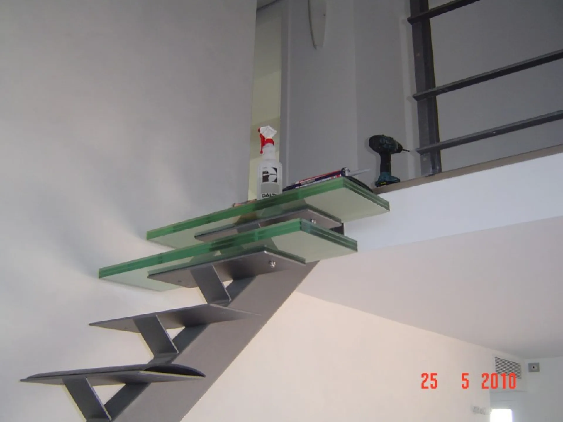 escalier en verre contemporain Aix en Provence