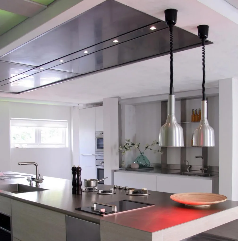 Hotte aspirante inox encastrable sur mesure, silencieux et puissant Aix en Provence