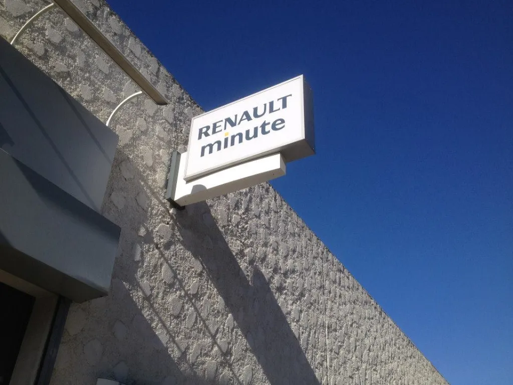 Caisson Lumineux fabrication chez ITS Arts Graphiques à Aubagne proche de Roquevaire