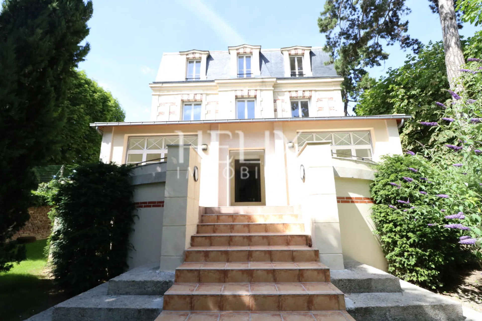 Le Vésinet - Demeure 9 pièces 227 M² avec un parc arboré 1300 m²