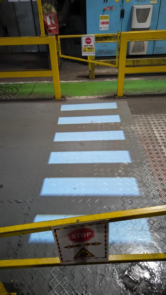 Projecteur lumineux pour passage piéton##https://www.proquaisecurite.fr/details-installation+de+projecteurs+lumineux+pour+passage+pietons+site+industriel+automobile+au+mans-79