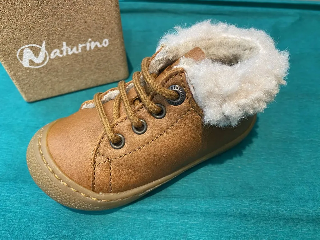 chaussure semelle souple avec fourrure intérieur près de Blaye