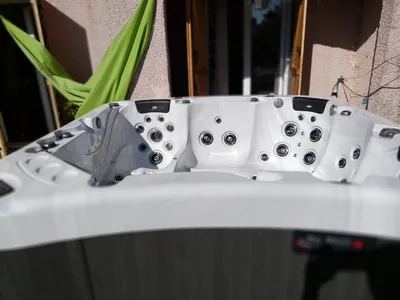jacuzzi canadien haut de gamme Rognac
