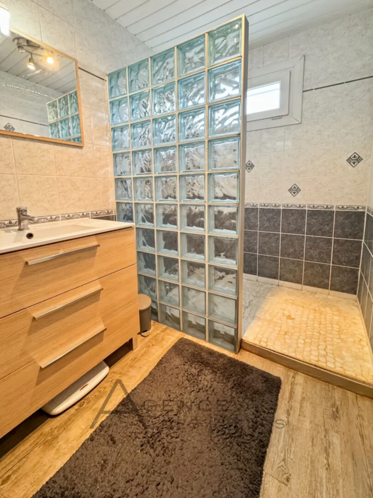 À vendre, maison de 94 m² sur un terrain de 1233 m²sur la commune de Saint-Aubin-les-Elbeuf