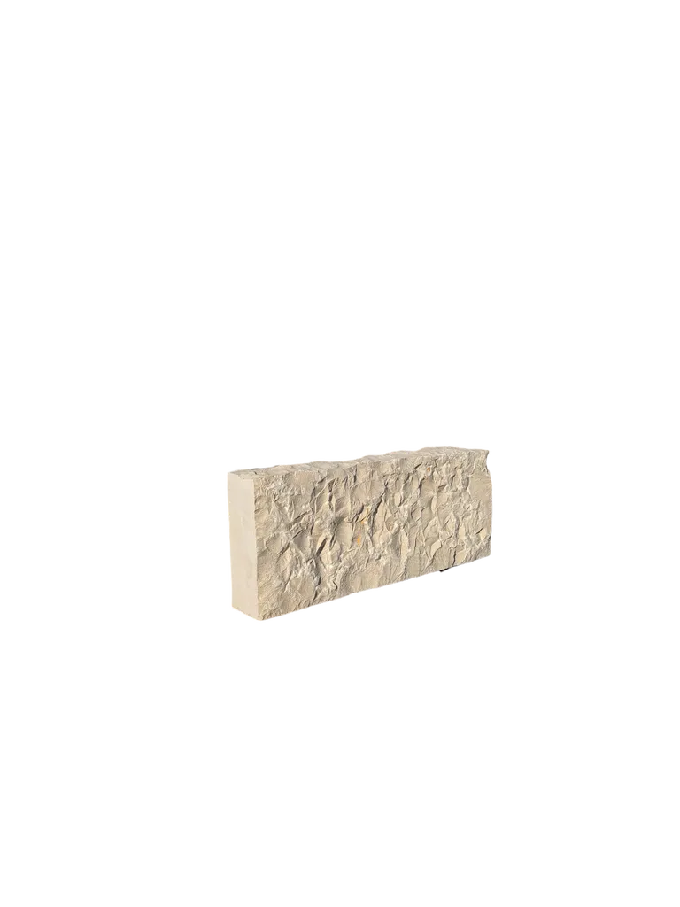 Bordure pour allée de jardin en pierre naturelle beige