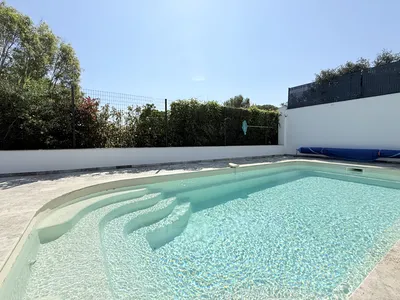 Villa front de mer à vendre aux Issambres – vue Méditerranée et piscine chauffée