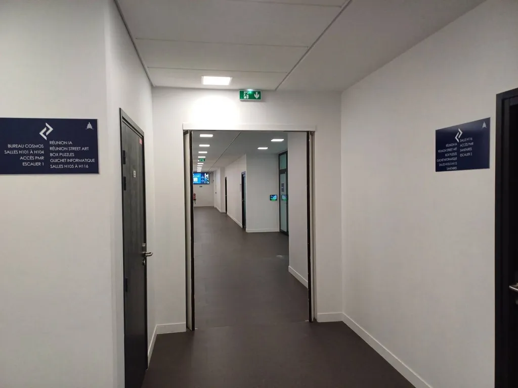 Fabrication de signalétique pour étudiant à Paris