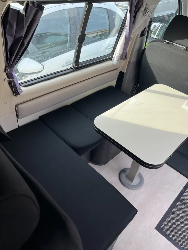 Faire changer les coussins de son camping car à Libourne