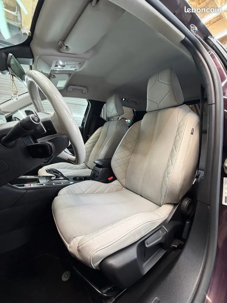 Vente d'une DS3 CROSSBACK BlueHDi RIVOLI 130CH diesel de 2020 avec boîte automatique à Saint-Julien-en-Genevois en Haute-Savoie