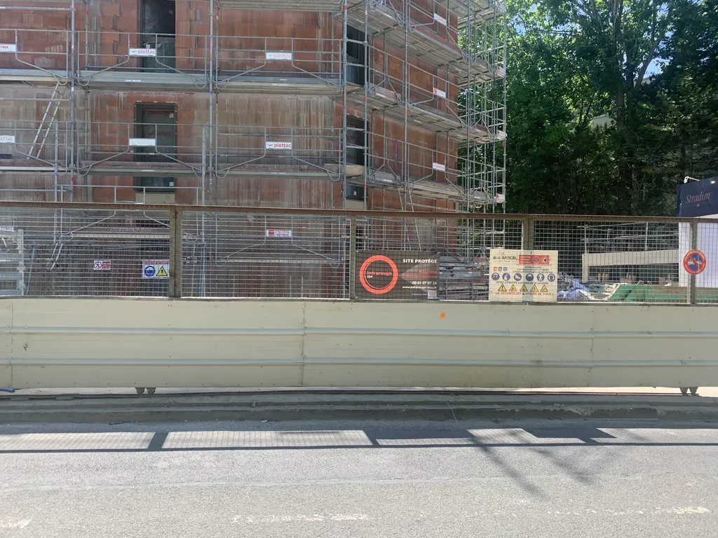 Installation d’une vidéosurveillance temporaire Reolink solaire 5MP IP64 avec SIM et télésurveillance 24h/24 à Rambouillet 78120
