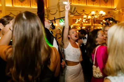 A Swedish wedding celebrated in an Orthodox church and celebrated in a fashionable bistro in the center of Paris