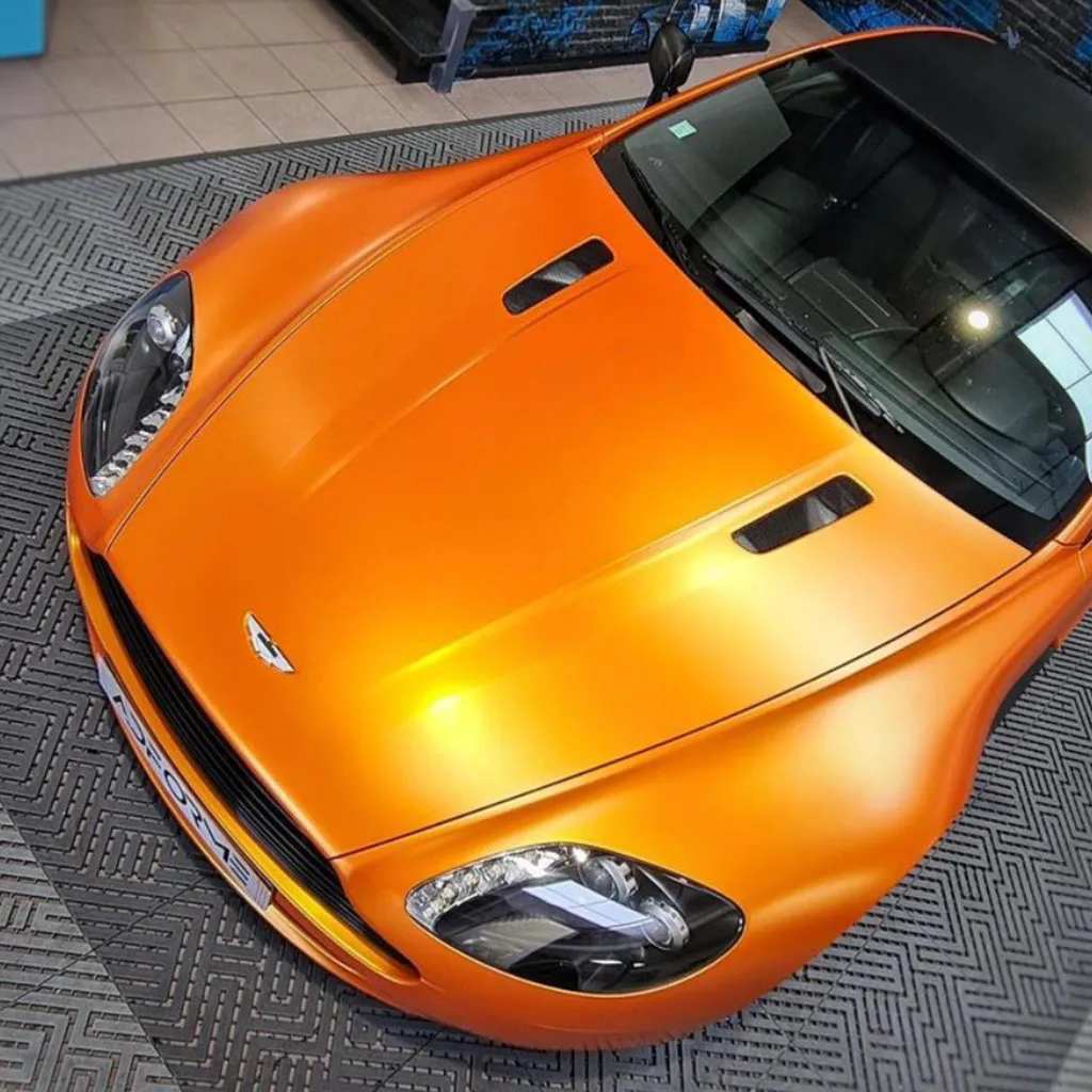 ASTON MARTIN 