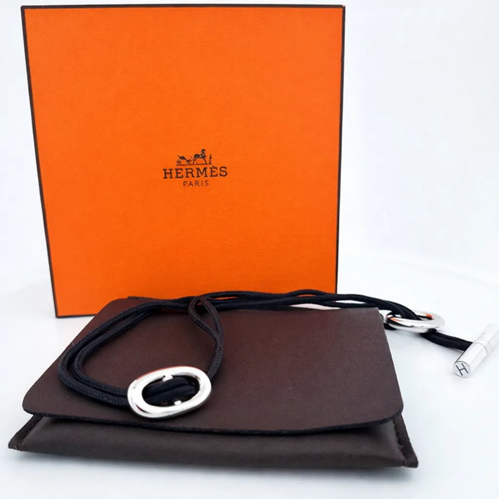 Collier Hermès avec boîte d’origine dépôt vente La Teste-de-Buch centre-ville Or Ligne
