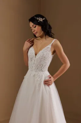 Robe de mariée de marque EGLANTINE 