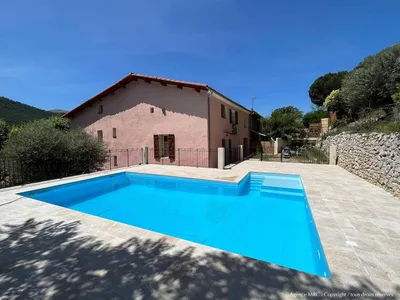 Mission d'architecture en conception et coordination pour travaux extérieurs et traitement de façade pour maison à aubagne