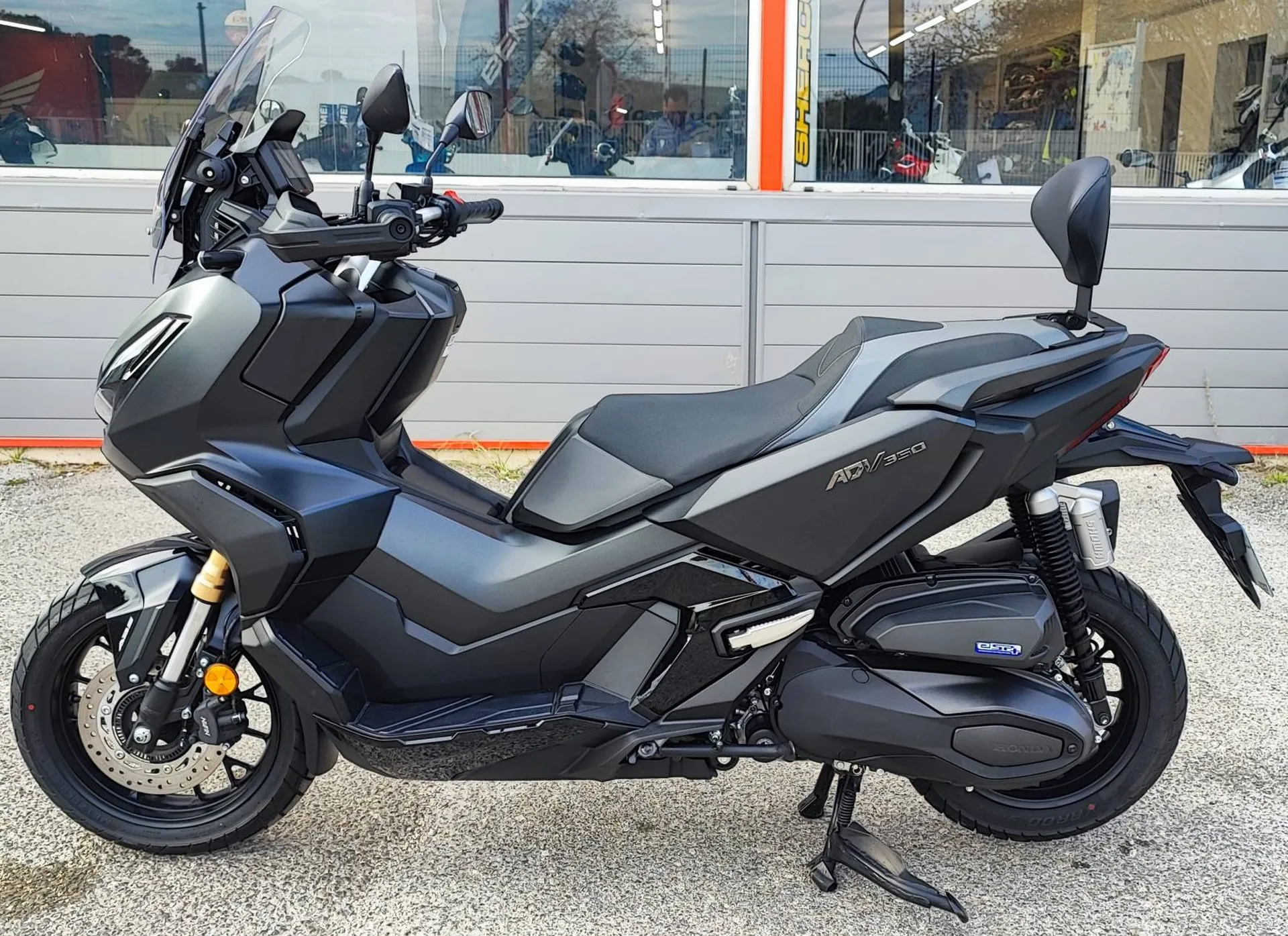 HONDA ADV 350 DU 02/2024 AVEC 5250KM
