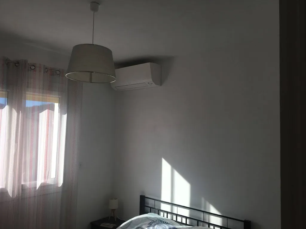 Installation de climatisation réversible dans un appartement à Toulon 83000