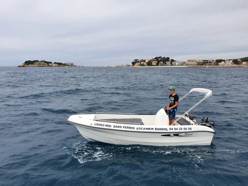 Louer un bateau sans permis Bandol