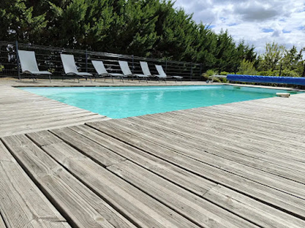 Louer un gîte de groupe avec piscine dans le Gers au Domaine de Solomiac près de Toulouse et Auch