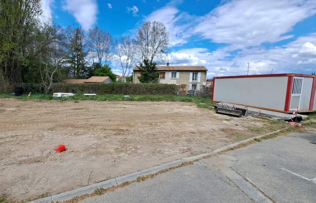 Création de longrines béton pour réceptionner des Algeco et viabilisation du site à St Paul lez Durance dans les Bouches du Rhône