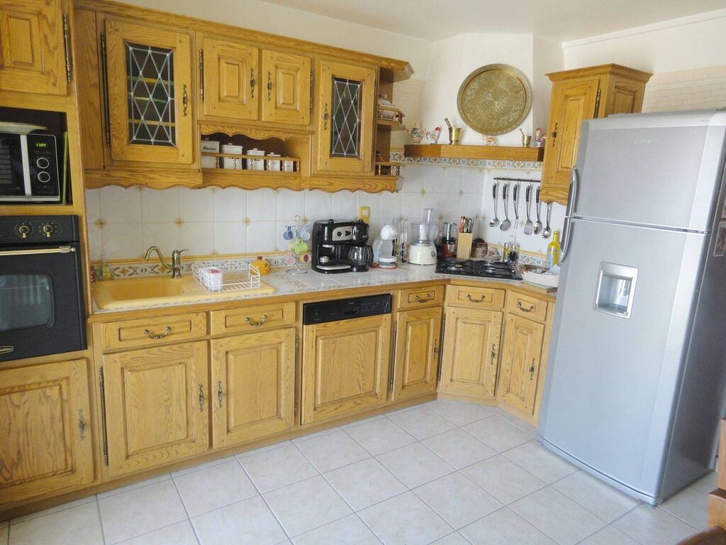 Appartement  3/4 Roquefort La Bédoule proche centre avec double vitrage et garage