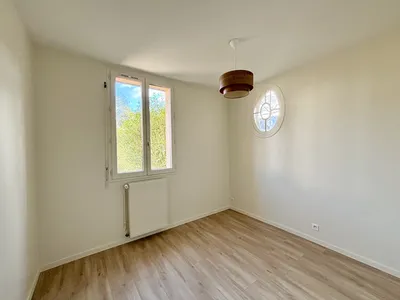 Vivre à Versailles dans un superbe appartement lumineux de 122 m² avec jardin privatif à 200 mètres du Château de Versailles